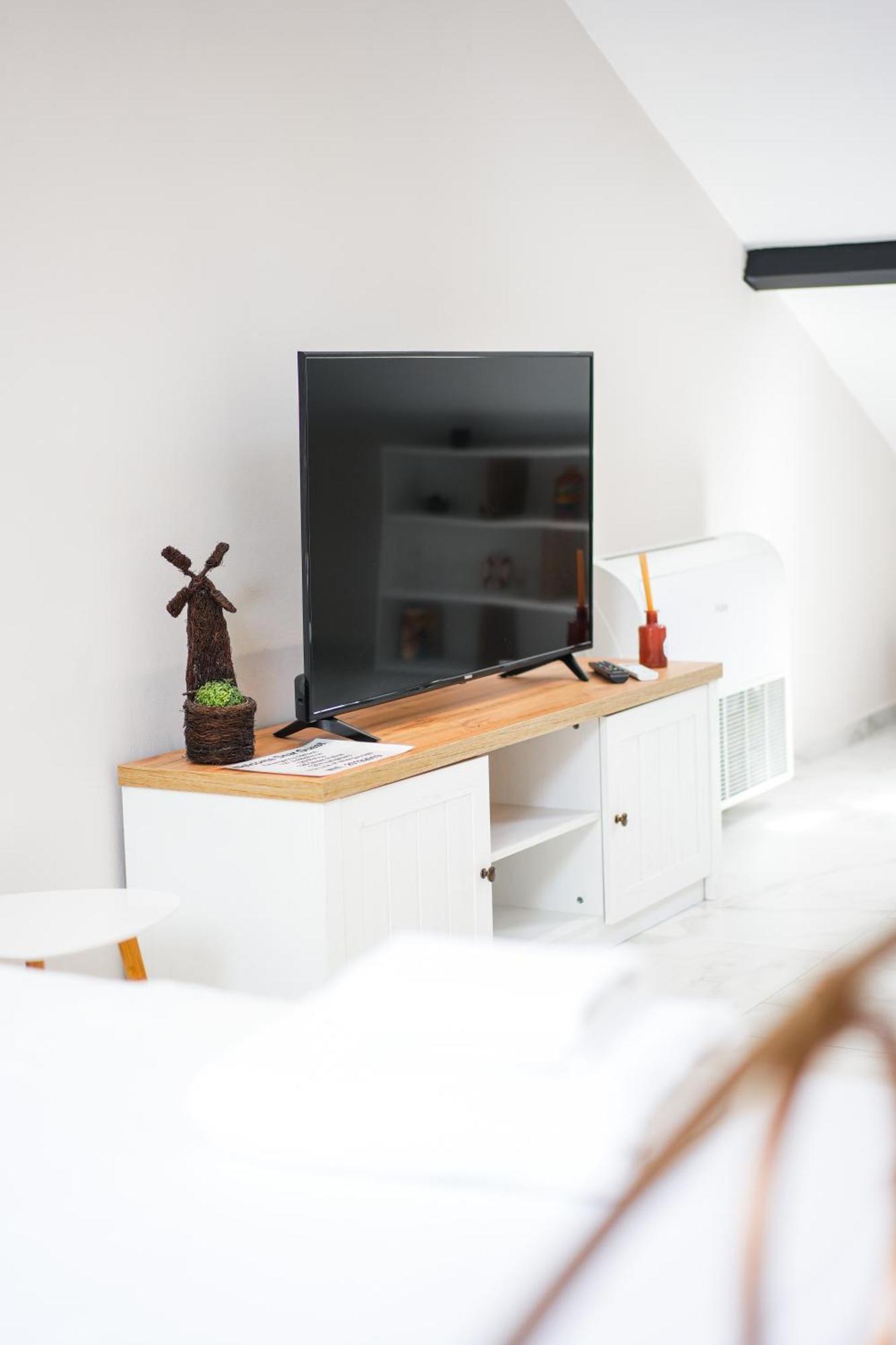 City Center Hideout - Studio Apartment ติรานา ภายนอก รูปภาพ