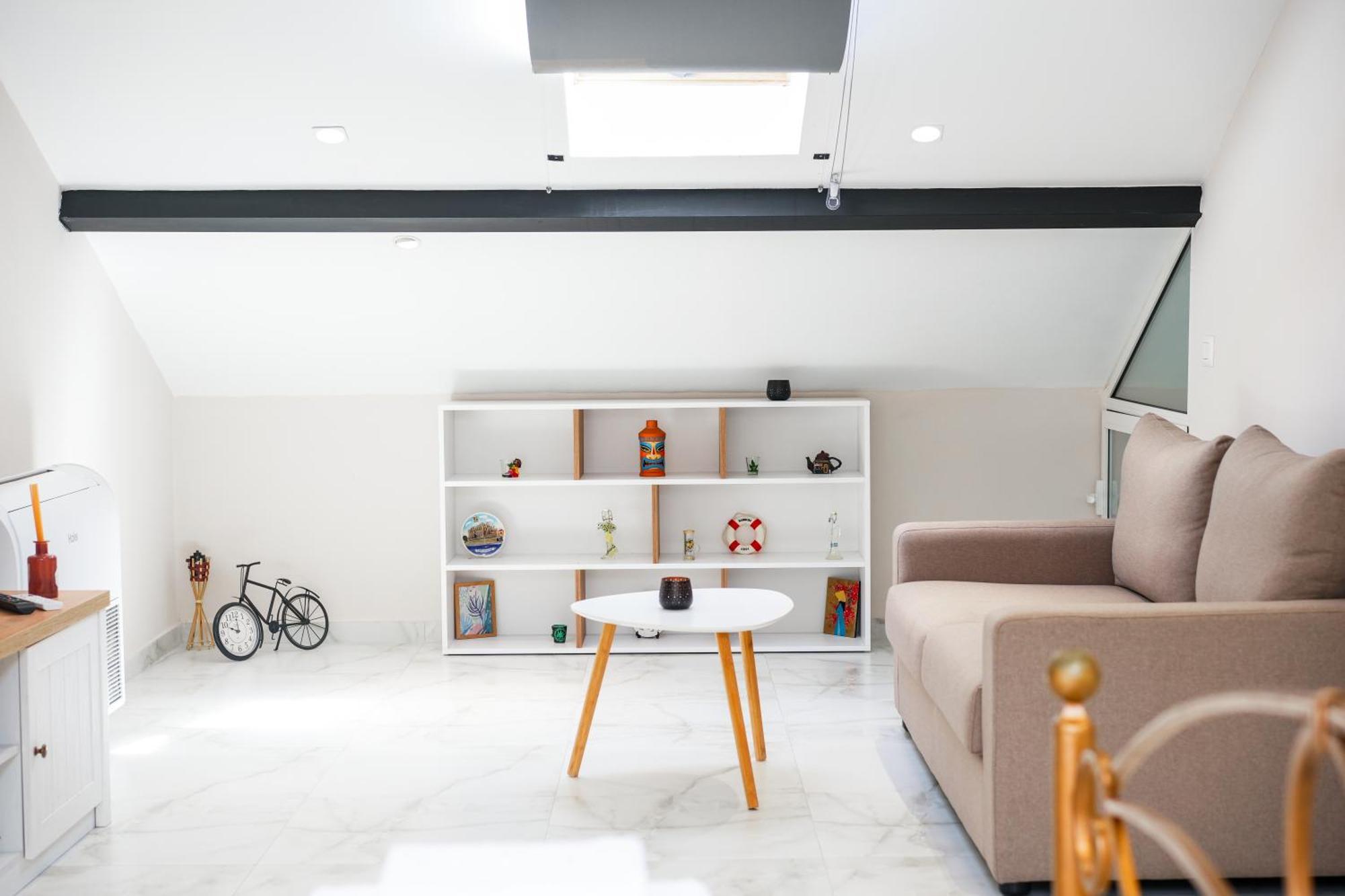 City Center Hideout - Studio Apartment ติรานา ภายนอก รูปภาพ