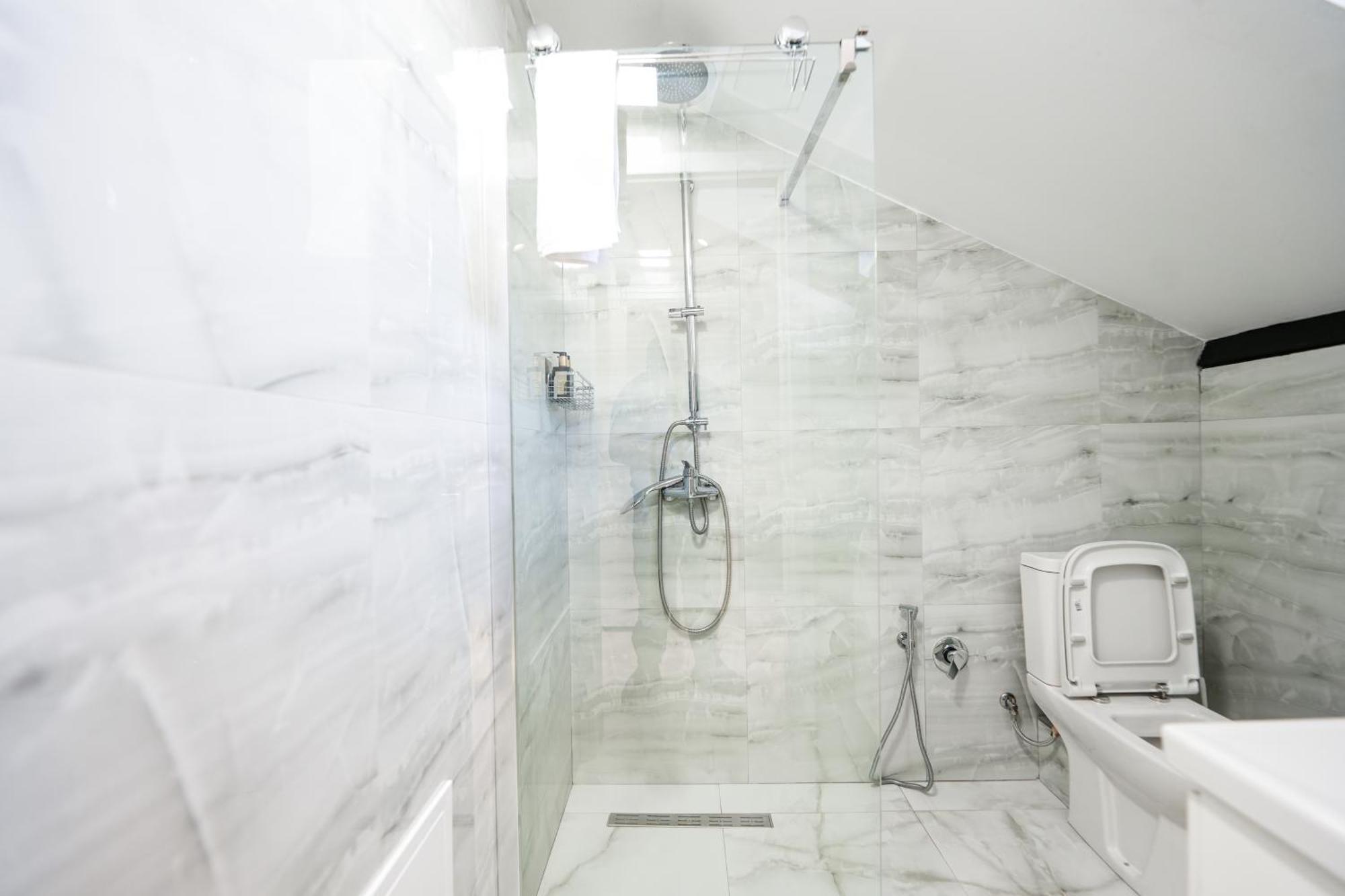 City Center Hideout - Studio Apartment ติรานา ภายนอก รูปภาพ